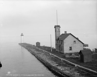 Entrée du canal Sainte-Marie, Sault Ste. Marie, Michigan, vers 1900-06 - Detroit Publishing Co.
